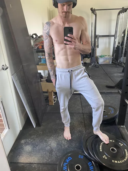 Another (m)orning in the gym by AnonymousVi3wer