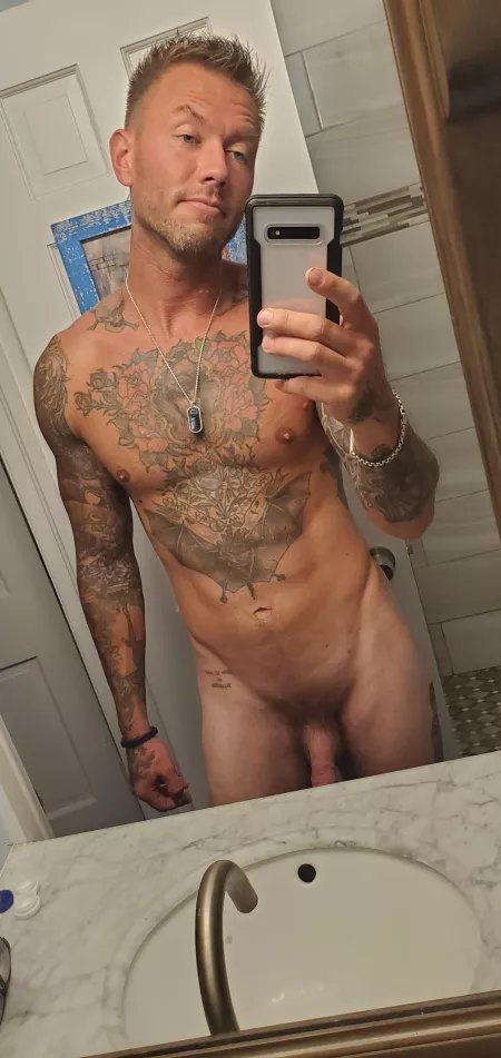 Another nude in the books 📚 by BunkmosEs