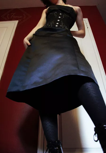 Another one of my corsets. I honestly can't get enough of them. by TheFinerStuff