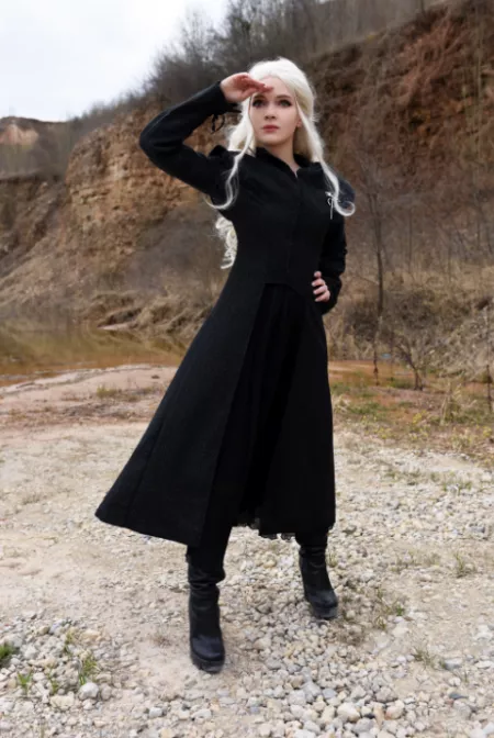 Another pic and another outfit of Daenerys ~ who's remember my previous cosplay of our queen? <3 Check it in comments! by irina_sabetskaya