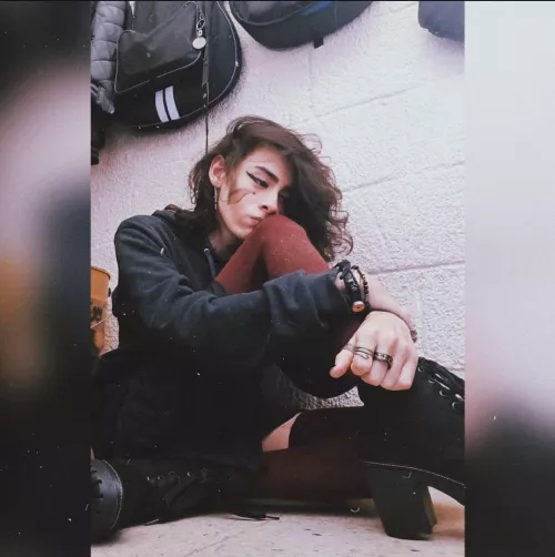 Another pic with long hair, how do I look? 🖤🥺 by ElGatoMoreno