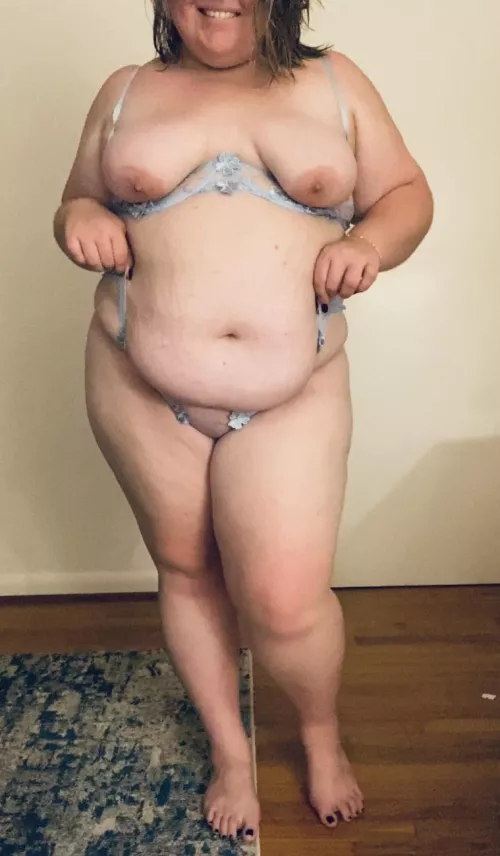 Another Saturday night alone… by ijustneedattention