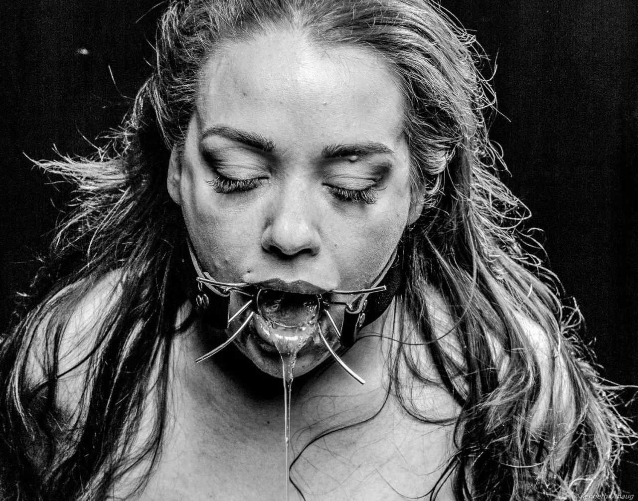 another task performing/ a good photoshoot 🔥📸😇 posted by tapednude