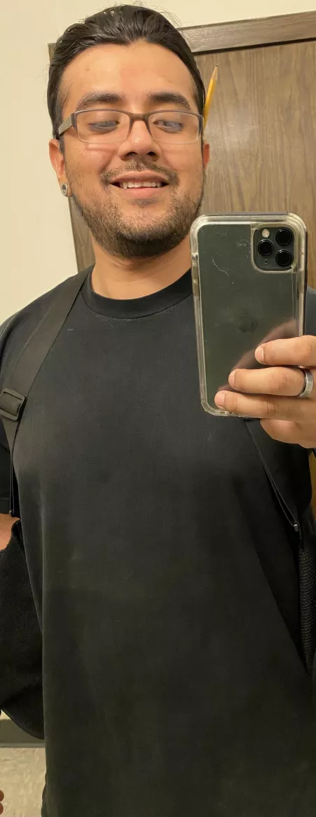 Any Apex Gaymers out there? Let’s shoot some heads (in-game of course lol) by GR818ER