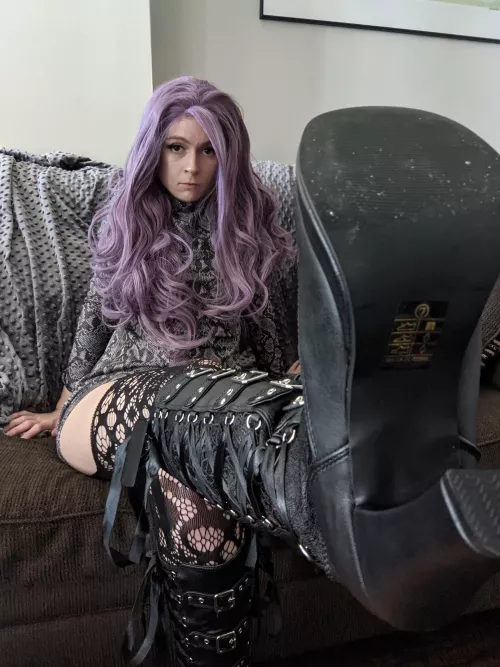 Any bootlickers or boot props around these parts 💋 by Mizmeowmeoe