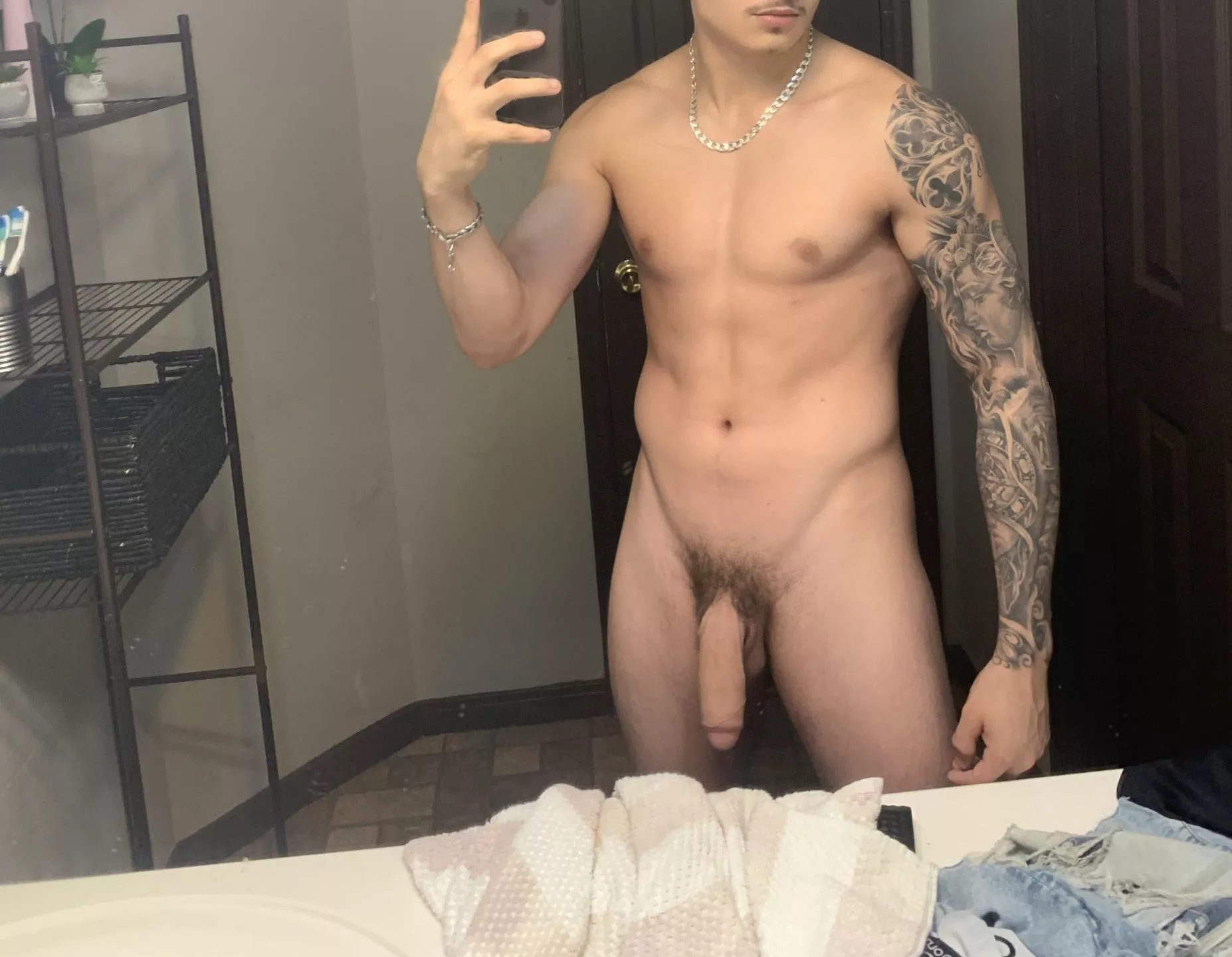 any cucks 👀 posted by kissid