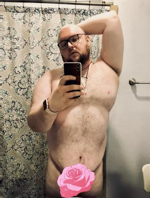 any cuties feel like making friends? hit me up 🥰🐻 by homohaxan