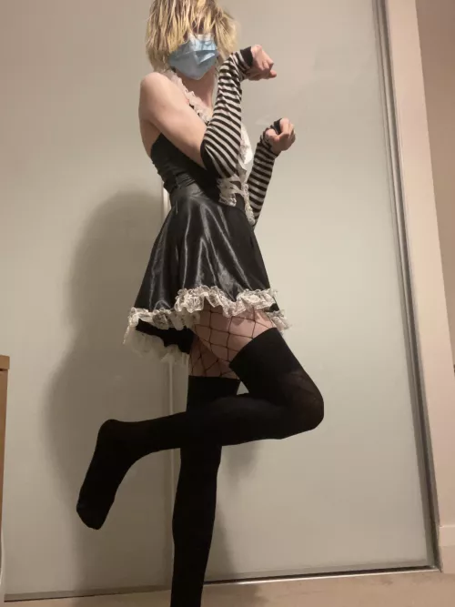 Any cuties need their room cleaned? by AIushy