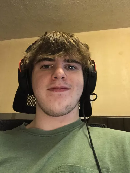 Any emo gaymers wanna date a guy from Michigan? by peskitom