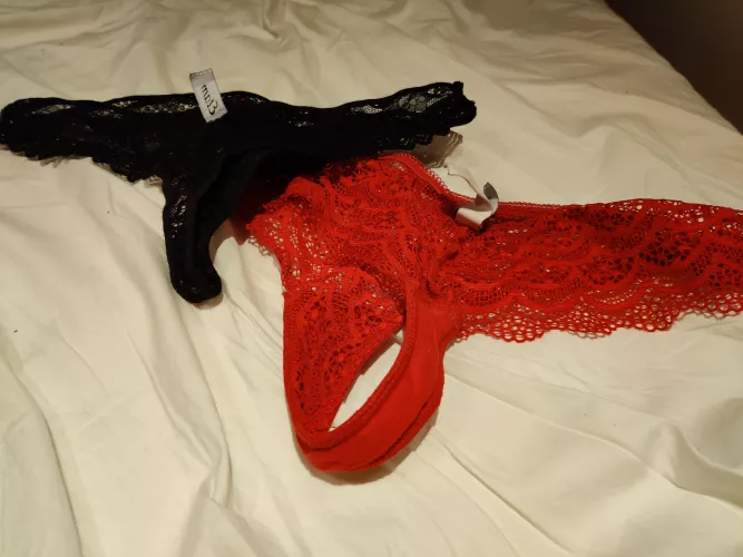 Any F here willing to join me in cumming on my friend's panties? by noneedtohaveone