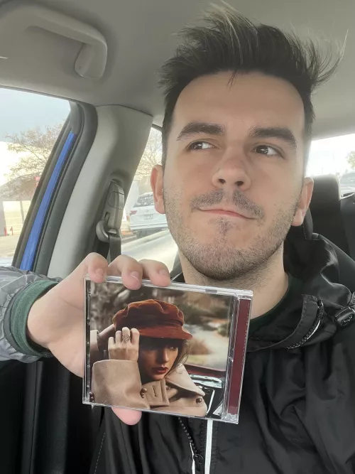 Any gay bro swifties here?! 👀 by jvp0321