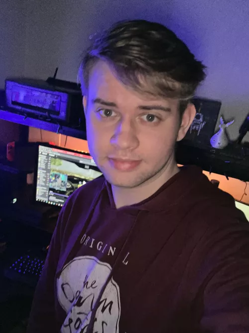 Any Genshin gaymers here?😛 by Maxiemagma