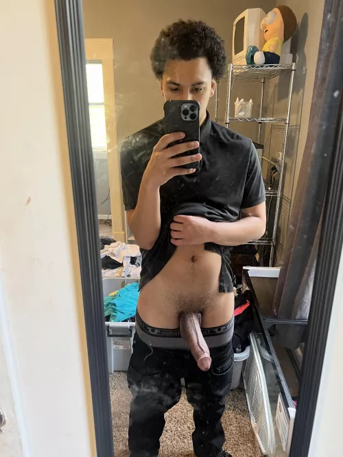 Any girls up w me 🤪 by Nononsense74