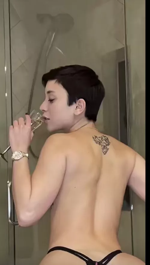 Any help identifying this chick ? by gt-iNrDz