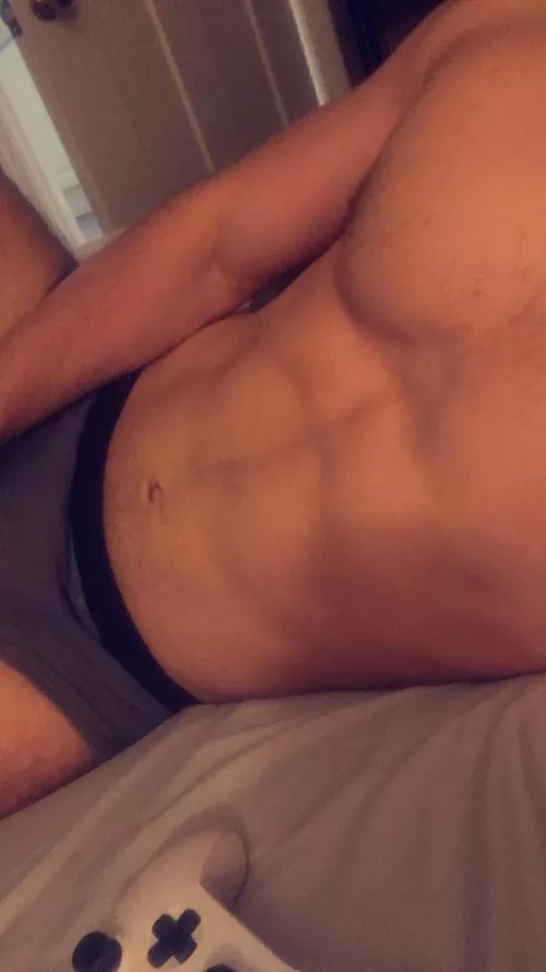 Any hot Xbox players that play bf2, gta, or cod? by HungStudAthlete9