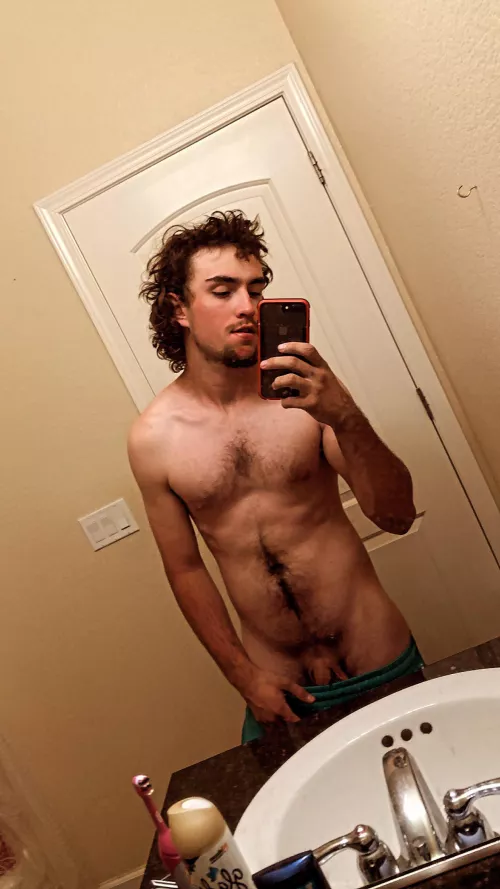 Any ladies up😌 by Professional-Ad9885