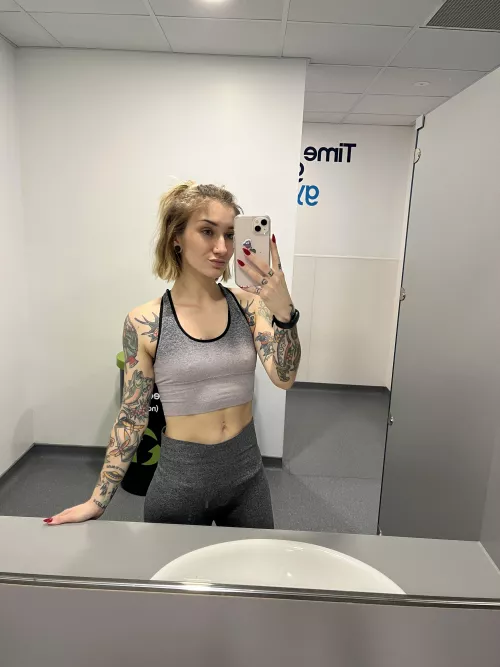 Any love even if I’m not nude? by little_kitsunex