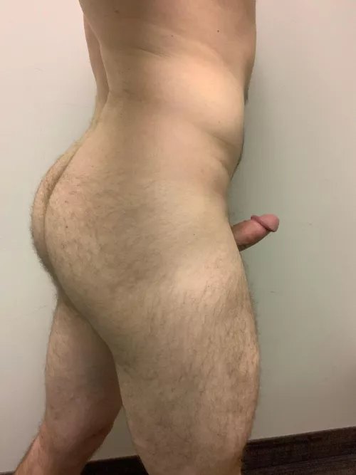 Any love for big butts here? by thenakedotter