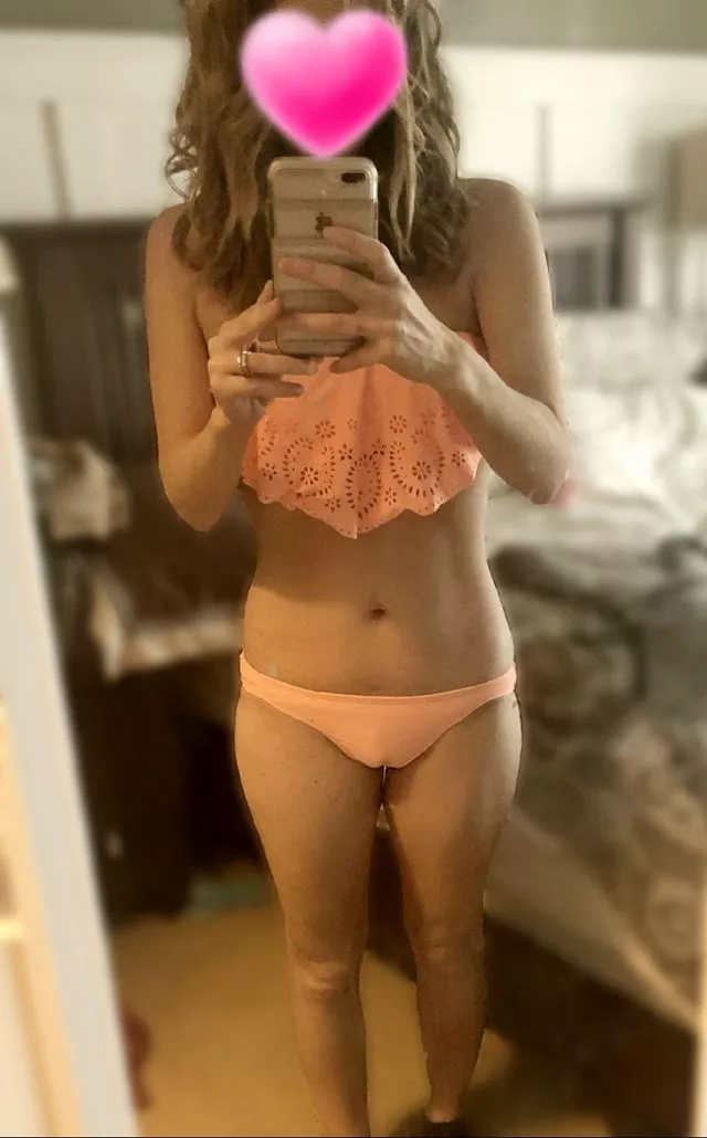 Any love for my mom bod? 😜 [36F] posted by ReadySetOh