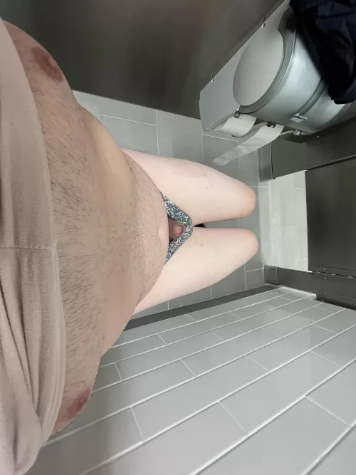 Any love for pre-hrt trans lesbian women here? by ReadABookFriend