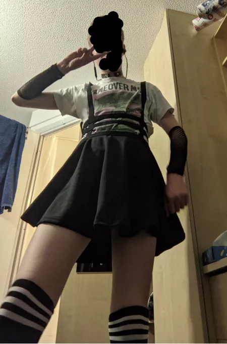 Any love for tall femboys? by herrpips