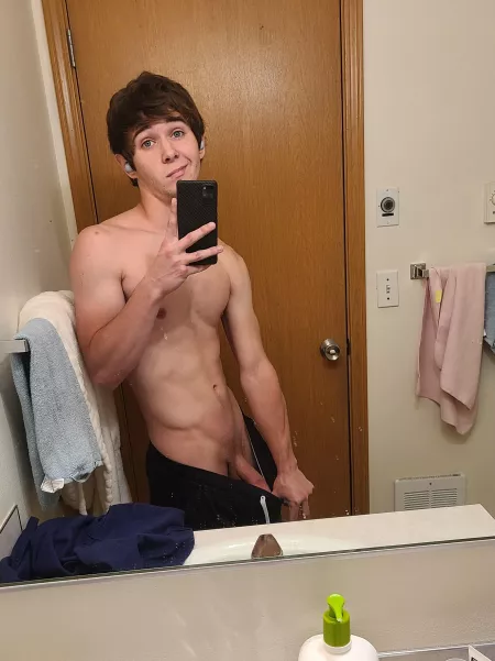 Any love for the side V? (m) by whtvritsathrowaway