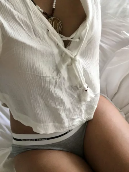 Any love for when I’m not naked? 🥺 by puddingkatz