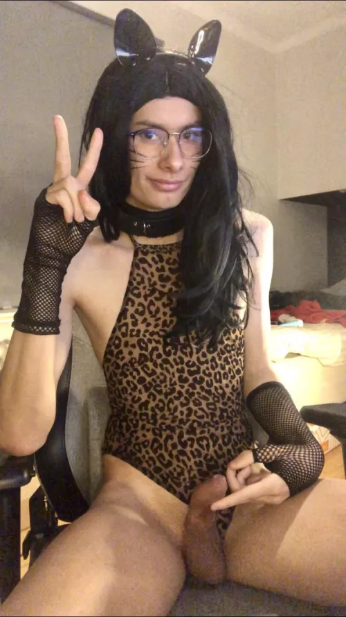 Any nice master that will adopt a pet? 🥺👉👈 meow