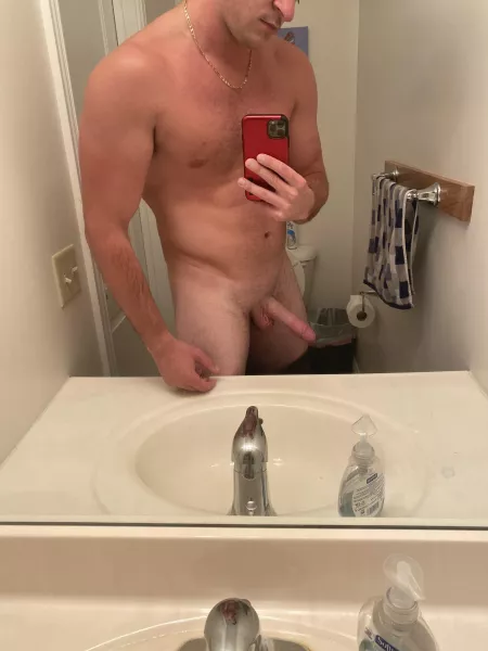 Any nice thick girls want to be submissive?🥺 by Brendan0324