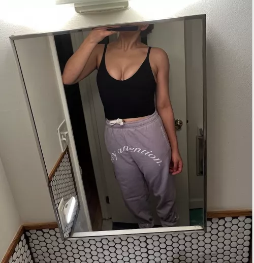 any nightowls comfy but wide awake? by badgirlproblems24