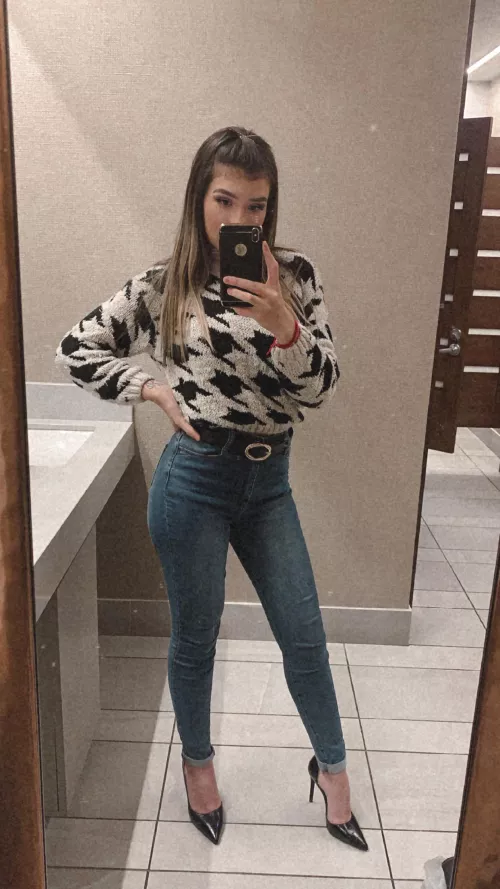 Any plans for Friday night? by latinamiilfbabe