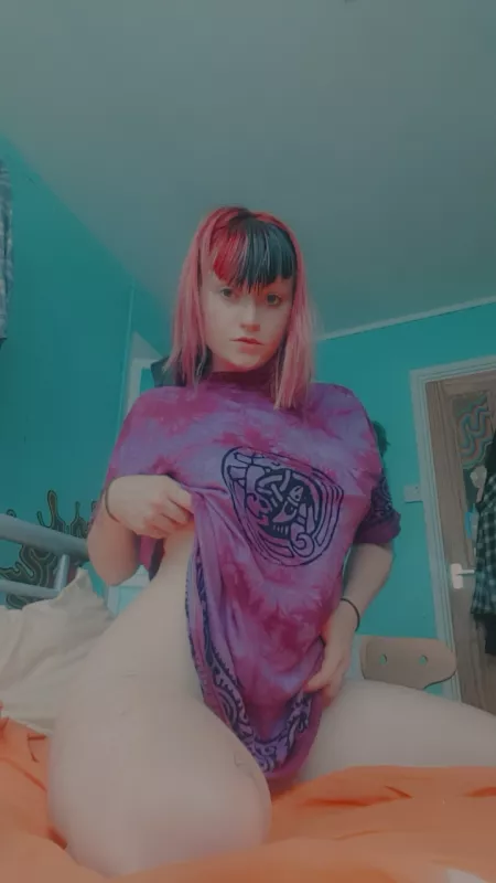 Any room for an alt hippie in here? 👀🌸 by mini_st0ner