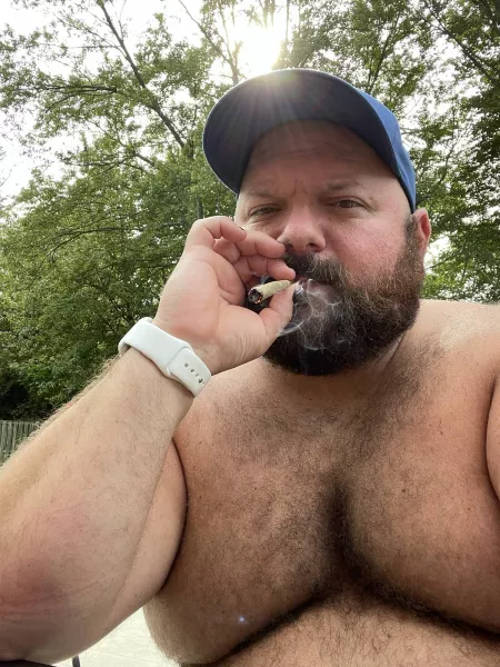 Any room here for a stoner bear? by acoustickub