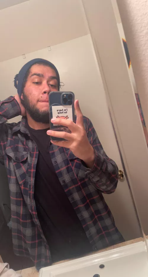 Any single guys wanna play mario kart or super smash on switch? I al got a pc ☺️ by Memeelordt