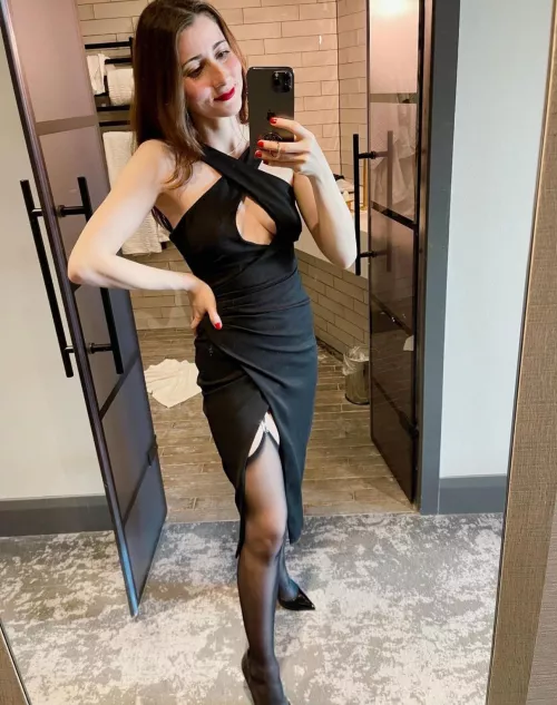 Any submissive who is ready to explore with mommy…. Snapchat: mistressest2021 by Mistressbecca2345