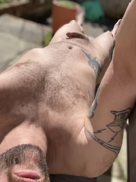 any sun loving bros out there? by labengera