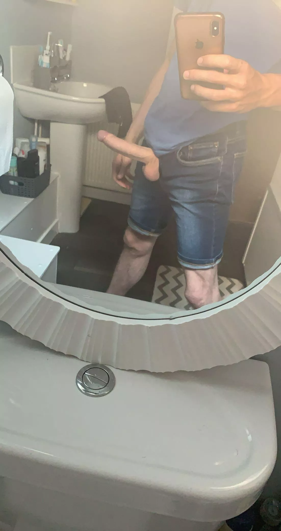 Any twinks wanna give me some head 🥺 posted by Hung_Teen01