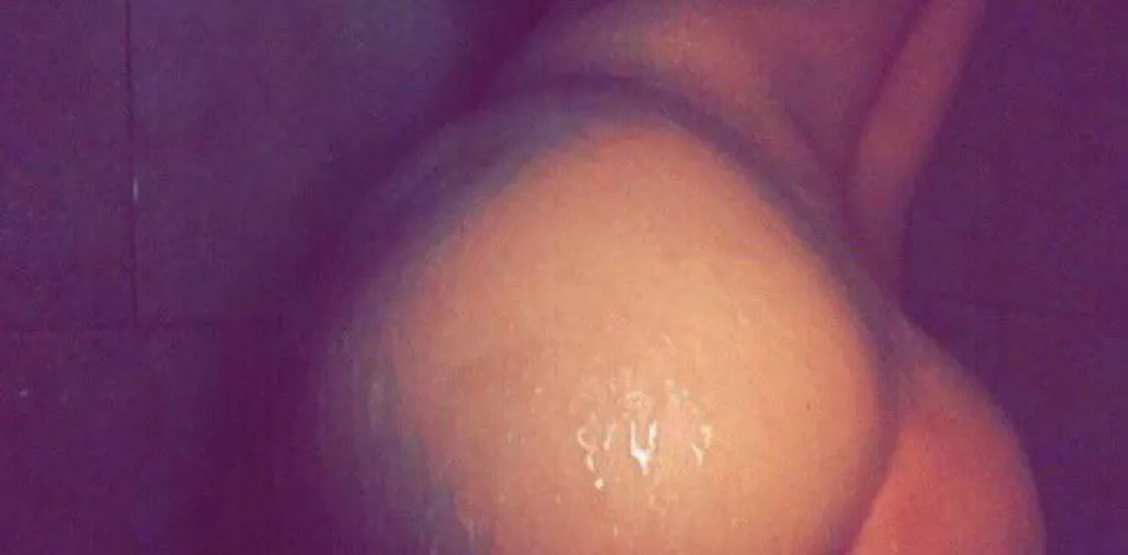 Any white/black daddies want a latin bubble butt baby 💕 so in need by Ajajaxx