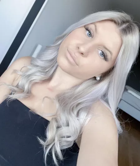 Any who can caption and Photoshop my pictures? Pm me by Juliaworld2