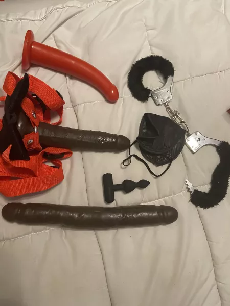 Any Women in Tennessee interested in letting me strap them? 😩 by LesbianQueenLex