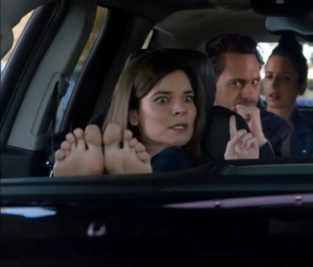 Any1 know off any other marie schrader(betsy brandt) tickling/foot fetish content/fanfics? Just found this pic and thought its so hot posted by ThingNo3478