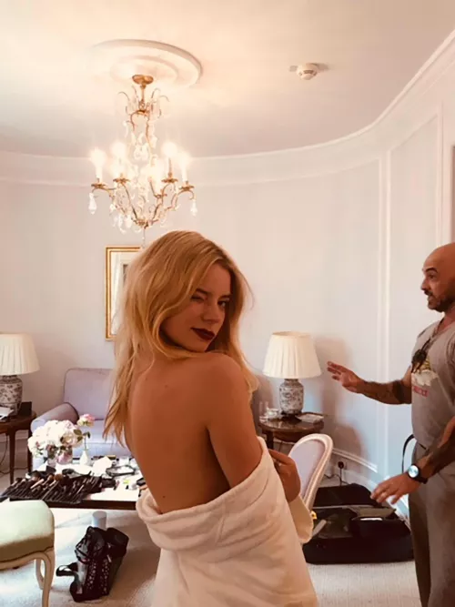 Anya is so sexy by jo6791