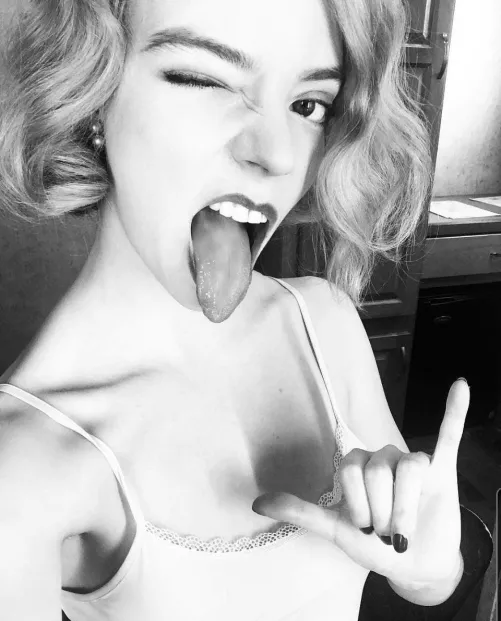 Anya Taylor Joy has a perfect face to cum to by thesmite24