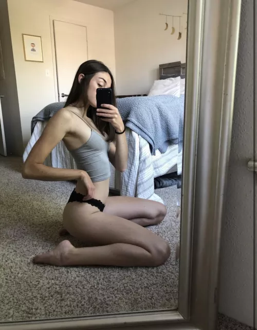 Anybody else constantly waking up horny? 😏 by Your-favorite-babe