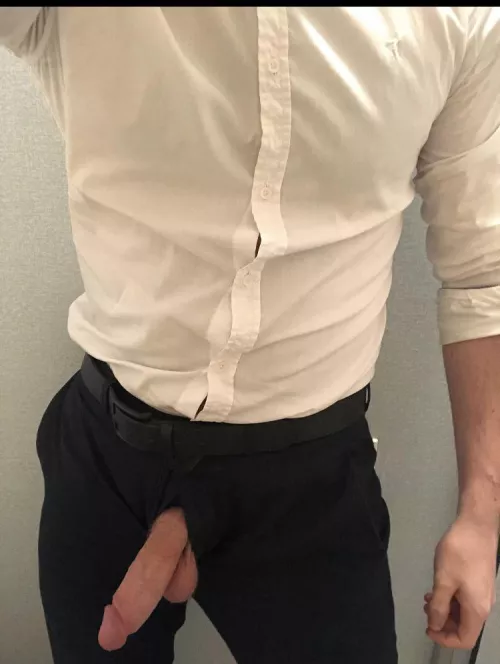 Anybody here a fan of risky photos taken in the office?? (M) by StEllisD