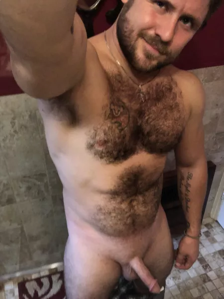 Anybody like hairy (m)en? by dscumma69
