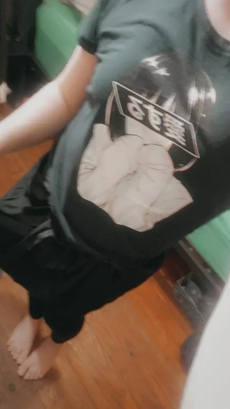 Anybody wake up thinking about cute feet? Sorry it's blurry but I like to tease a bit :p by Nightowl1320