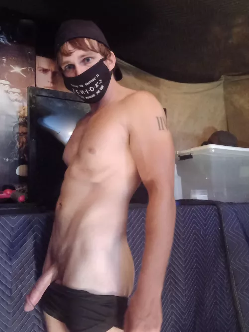 Anybody wanna play with me😃😃 by Practical-Most886