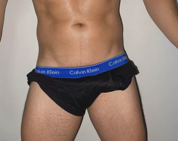 Anybody wanna take off my Calvin’s and get their asshole fucked 😈? by jasandaladdin