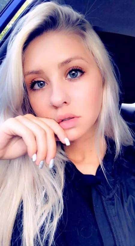 Anybody want to make a mess on this pretty face? by toretta12